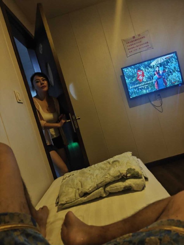 天气突然变冷，该去洗个澡暖和暖